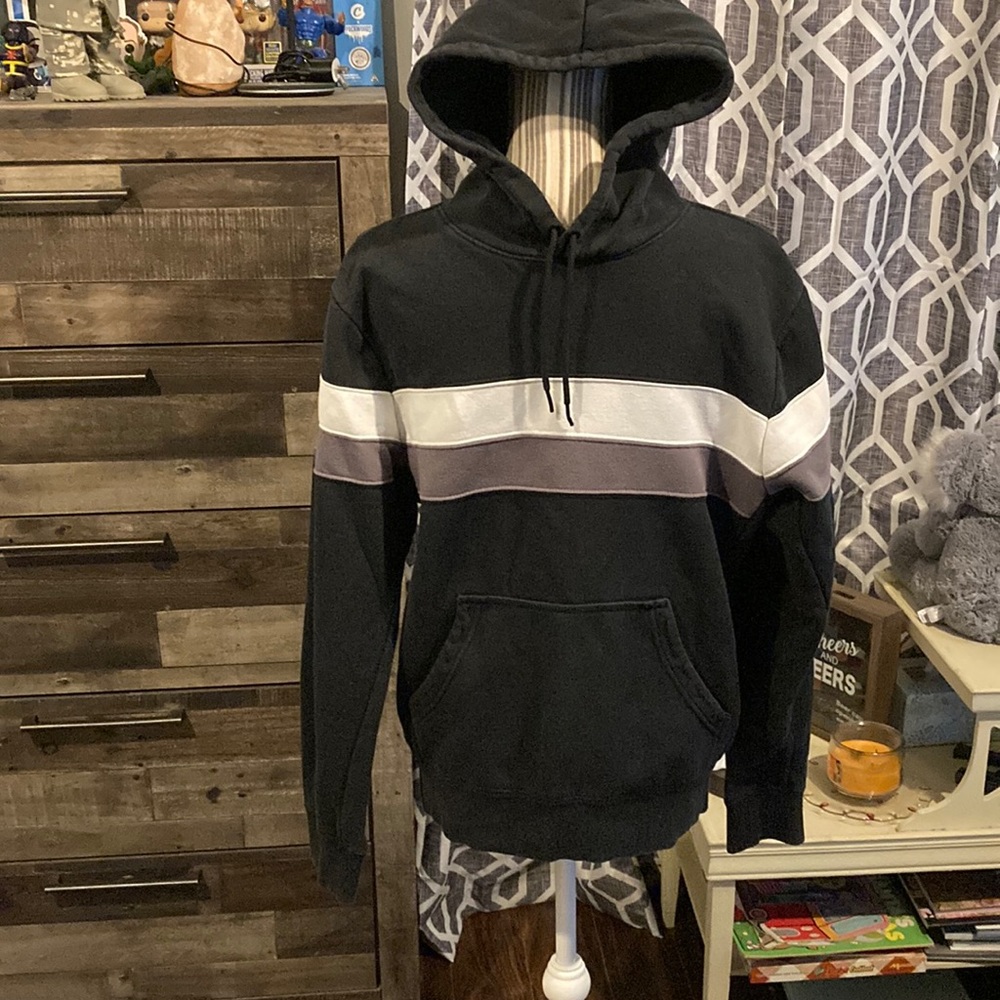 Nike SB (Skate Board) Men’s Black Hoodie, color block pattern, Size Small